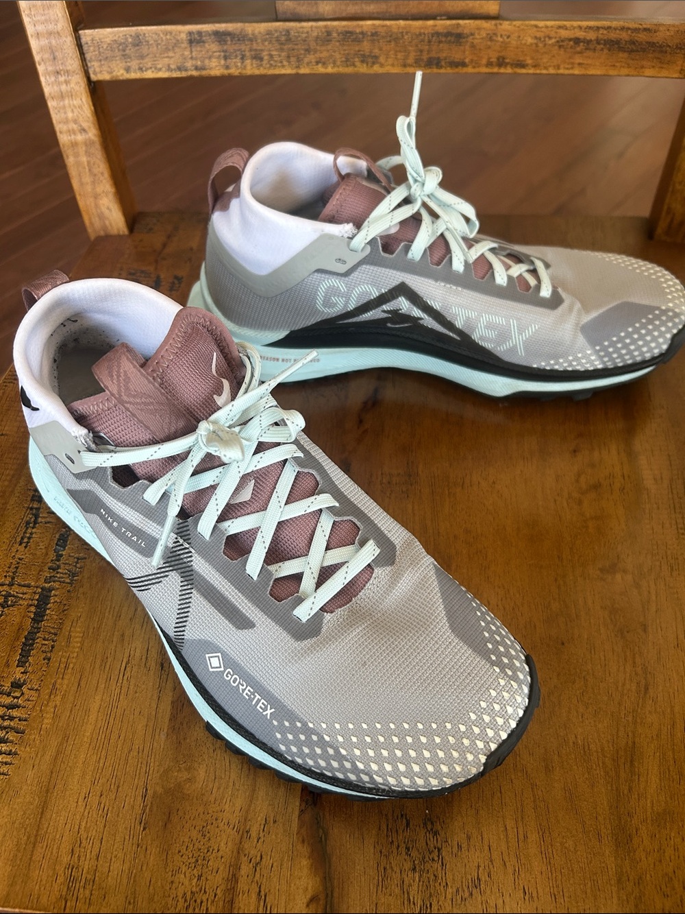 Nike Gore-TEX Women's Trail Runners in Brown  and Mint